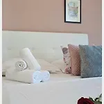 Juna's Guest house