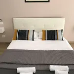 Juna's Guest house 4*