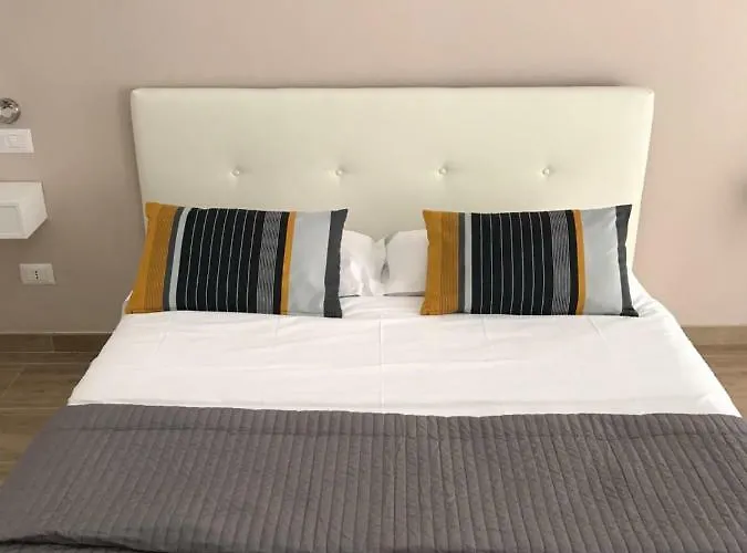 Juna's בית הארחה 4*