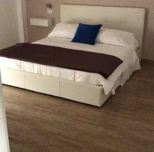 Juna's בית הארחה