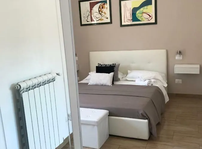 Juna's בית הארחה 4*