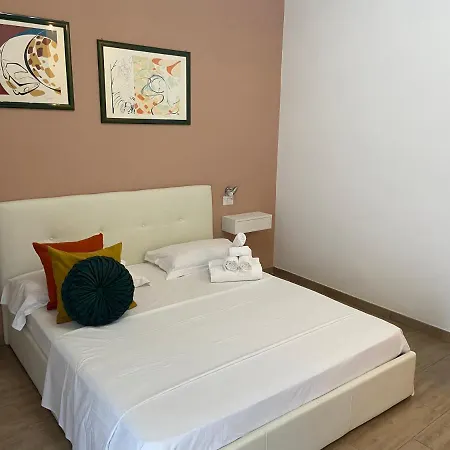 ゲストハウス Juna's 4*