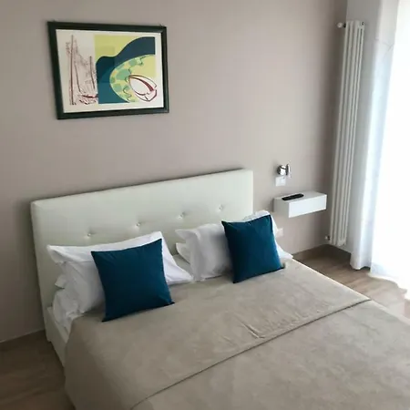 Juna's Casa de hóspedes 4*